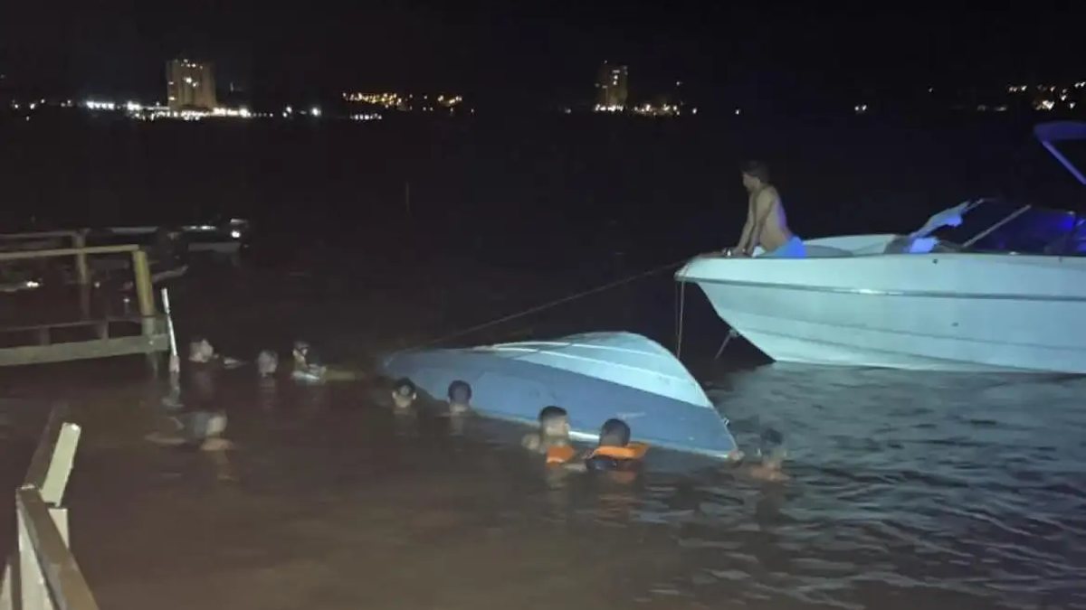 Lancha colide com píer e deixa seis mortos na divisa entre MG e SP