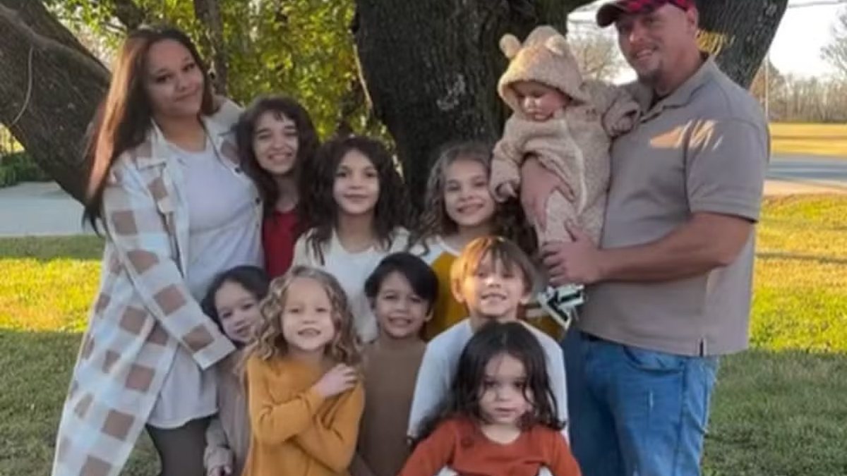 Mãe de 27 anos é criticada por ter 9 filhos, mas surpreende ao revelar ...