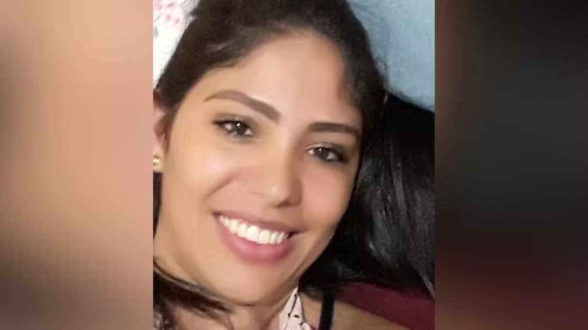 Mulher é morta a facadas após recusar beijo em venda de celular