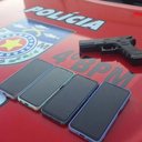 Dupla estava com pistola e aparelhos celulares - Foto: Ascom PM