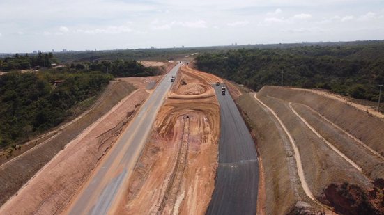 Primeiro trecho da AL-102 Norte recebe serviços de pavimentação asfáltica - Ascom Setrand