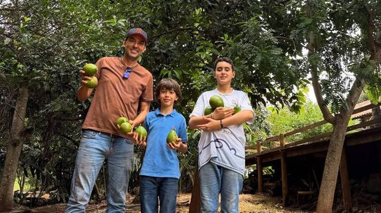 O secretário de Governo de Itumbiara Thales Machado e seus dois filhos - Reprodução / Instagram