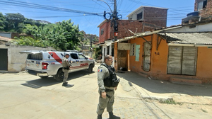 No momento da detenção, o homem apresentou comportamento agressivo e resistência - Foto: Ascom PM