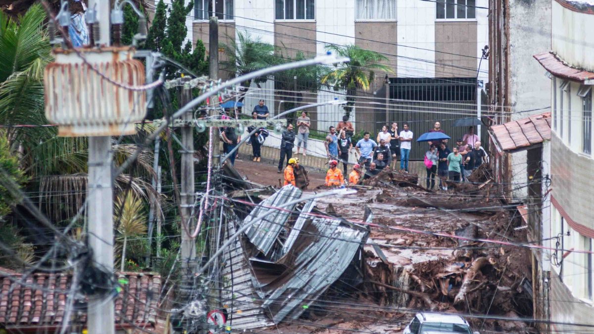 Sobe para 54 o número de mortos por temporais na zona da mata, em Minas Gerais