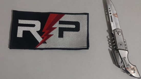 Homem admitiu que esfaqueou o vizinho após uma discussão e informou que a faca usada no ataque estava em sua casa - Foto: Cortesia/PM