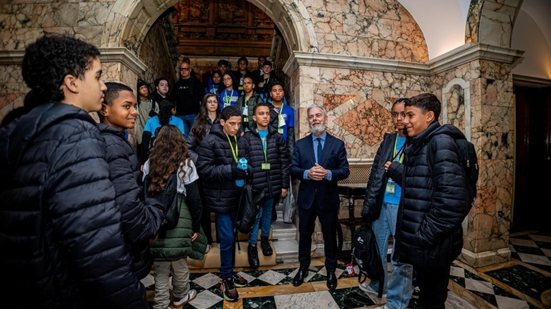 As visitas a museus, pontos históricos e outros espaços da cidade também têm sido conduzidas com foco educativo. - Foto: Carol Cordeiro/Ascom Semed