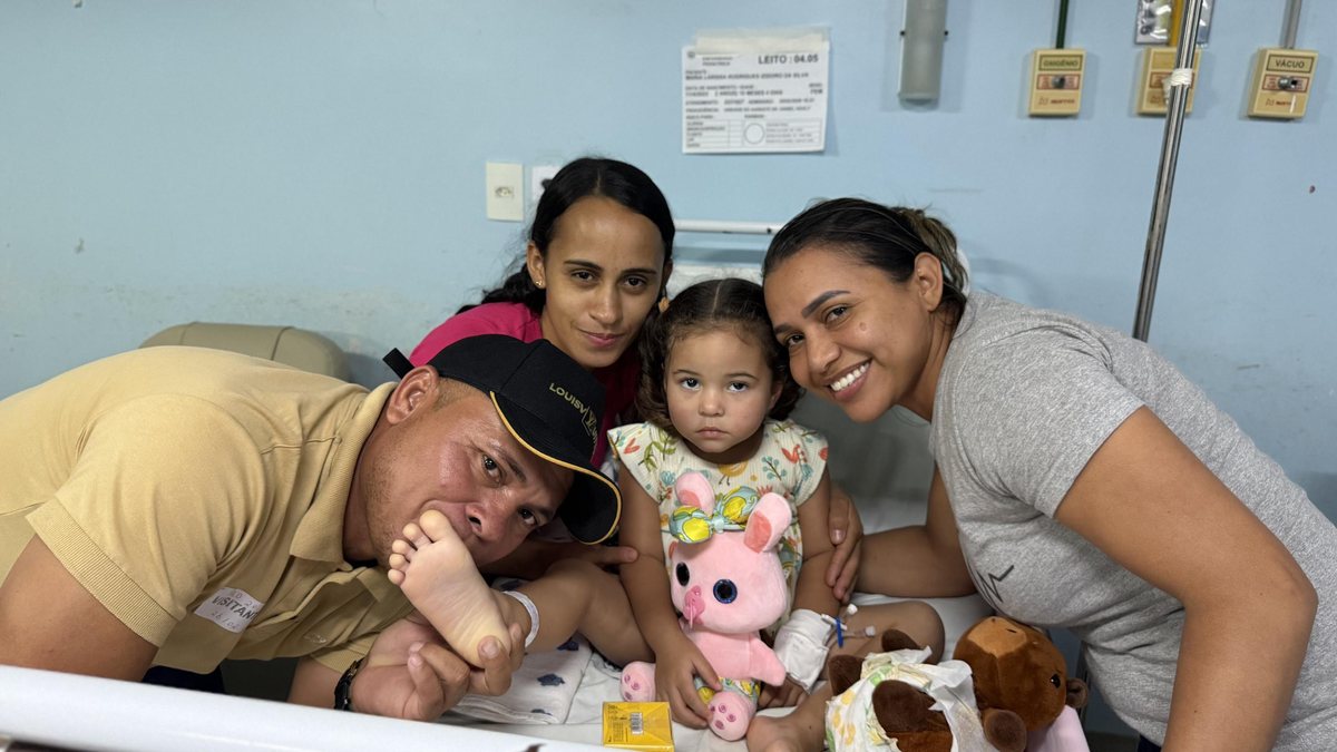 Criança de 2 anos que perdeu a mãe em acidente dos romeiros recebe alta no HGE