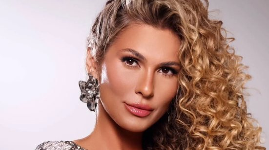 Após separação, Lívia Andrade é flagrada com estrela do MMA