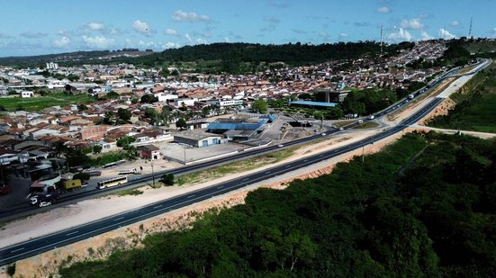 Imagem Renan Filho entrega travessia urbana e 10 km de duplicação da BR-101 em São Miguel dos Campos nesta sexta, 27