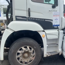 Discussão após batida entre caminhão e carro trava trânsito na Avenida Amélia Rosa - Foto: Reprodução