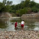 Populares perceberam que corpo estava na água e acionaram as autoridades - Reprodução / IT Notícias
