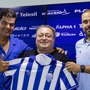 O técnico Moacir Júnior (à esquerda), o presidente executivo do CSA, Robson Rodas, e o executivo de futebol, Carlos Bonatelli (à direita) - Allan Max / CSA
