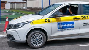 Detran disponibiliza veículo para os candidatos realizarem as provas, mas eles também podem optar por fazer o exame com carro particular - Tiago Ranieri / Ascom Detran