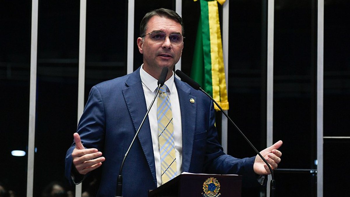 Polícia Federal cancela depoimento de Flávio Bolsonaro em investigação de calúnia contra Lula