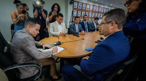 Governo de Alagoas assina acordo administrativo para majoração da carga horária dos policiais civis - Thiago Sampaio / Agência Alagoas