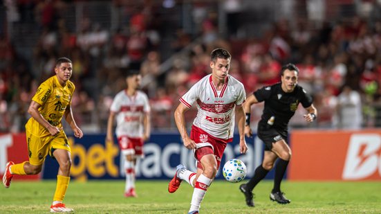Possível saída de Estrella do CRB divide torcida do Vasco\u003B veja reações
