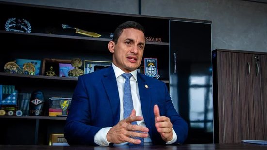 Gustavo Xavier, delegado-geral da Polícia Civil de Alagoas, é citado pela PF - Foto: Agência Alagoas