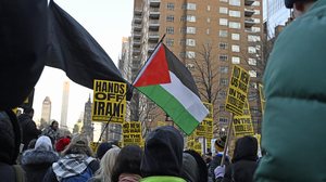 Protesto contra a guerra ao Irã. 2 de março de 2026, Nova York, EUA - Thenews2 / Folhapress
