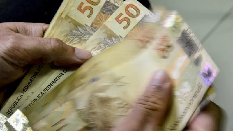 Com o feriado, quando cai o 5º dia útil em maio de 2026? Veja o ...