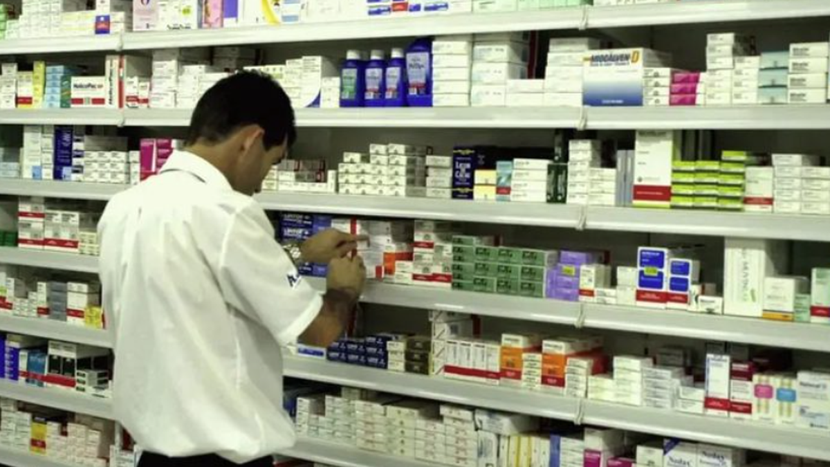 Medicamentos podem ter reajuste de até 3,81% a partir desta terça