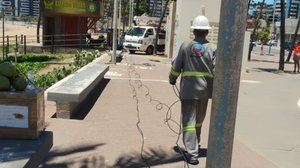 Técnicos da Ilumina fazem manutenção para reativar a rede - Ascom Ilumina