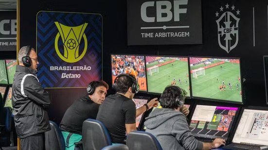 VAR vai ter mais autonomia para corrigir decisões do árbitro de campo - Fábio Souza / CBF