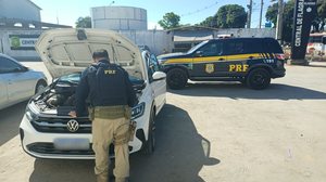 PRF prende homem por receptação e recupera carro adulterado em Maceió - Foto: PRF
