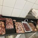 Estabelecimento no Conjunto Cleto Marques foi visitado durante fiscalização de rotina, que constatou irregularidades sanitárias e a existência de produtos impróprios para consumo - Foto: Cortesia/Vigilância Sanitária