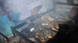 Chamas alcançaram três cômodos da casa e também o telhado - Foto: Reprodução