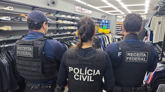 Fiscalização em sete estabelecimentos comerciais combate a venda de itens falsificados e protege o consumidor em Alagoas - Foto: Cortesia/PCAL