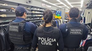 Fiscalização em sete estabelecimentos comerciais combate a venda de itens falsificados e protege o consumidor em Alagoas - Foto: Cortesia/PCAL