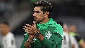 Abel leva oito jogos de suspensão no STJD após expulsões no Brasileiro - Cesar Greco / SEP