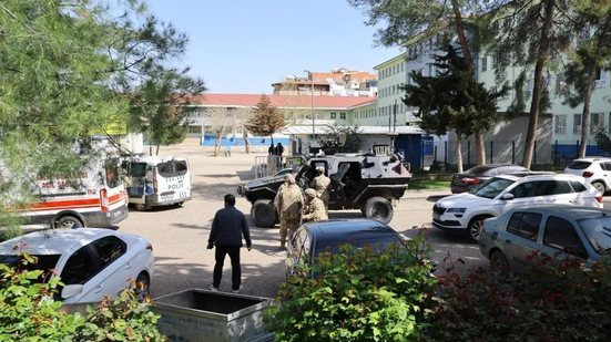 Ataque a tiros deixa pessoas feridas em escola na Turquia - Reprodução / X @halktvcomtr