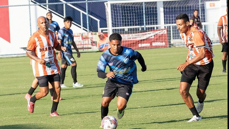 Partida de futebol no Rio tem equipe 100% indígena, com jogadores de diferentes etnias e territórios