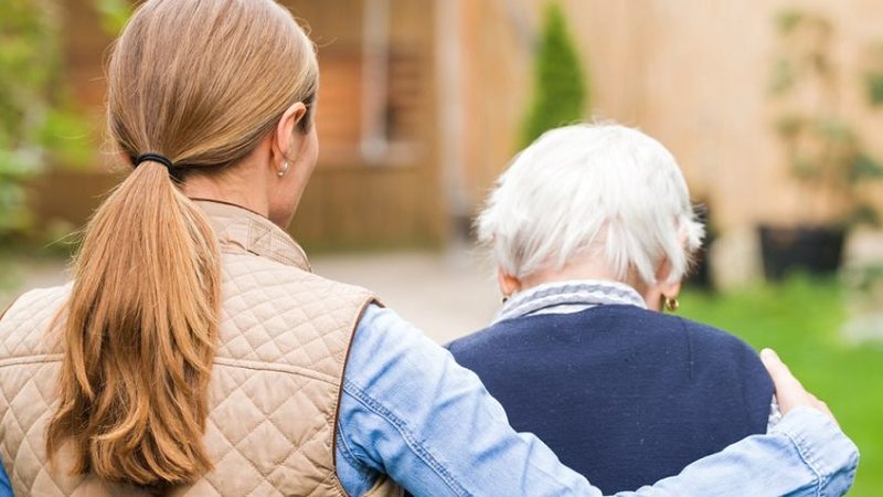 Sintomas do Alzheimer podem ser confundidos com depressão; entenda como distinguir