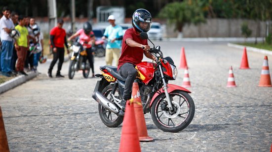 Detran abre 375 vagas extras para prova de motocicleta em Maceió e Arapiraca