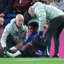 Estevão deixou o gramado com dores no sábado (18) - Fotoarena / Folhapress