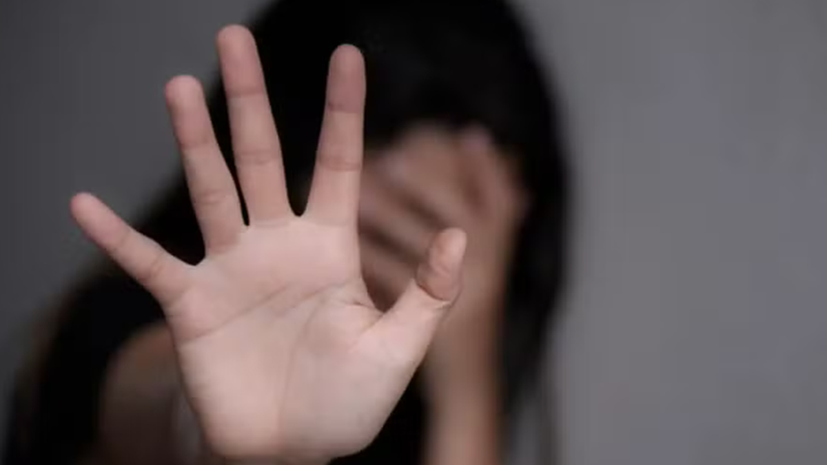 Adolescente com deficiência intelectual sofre estupro coletivo em SP