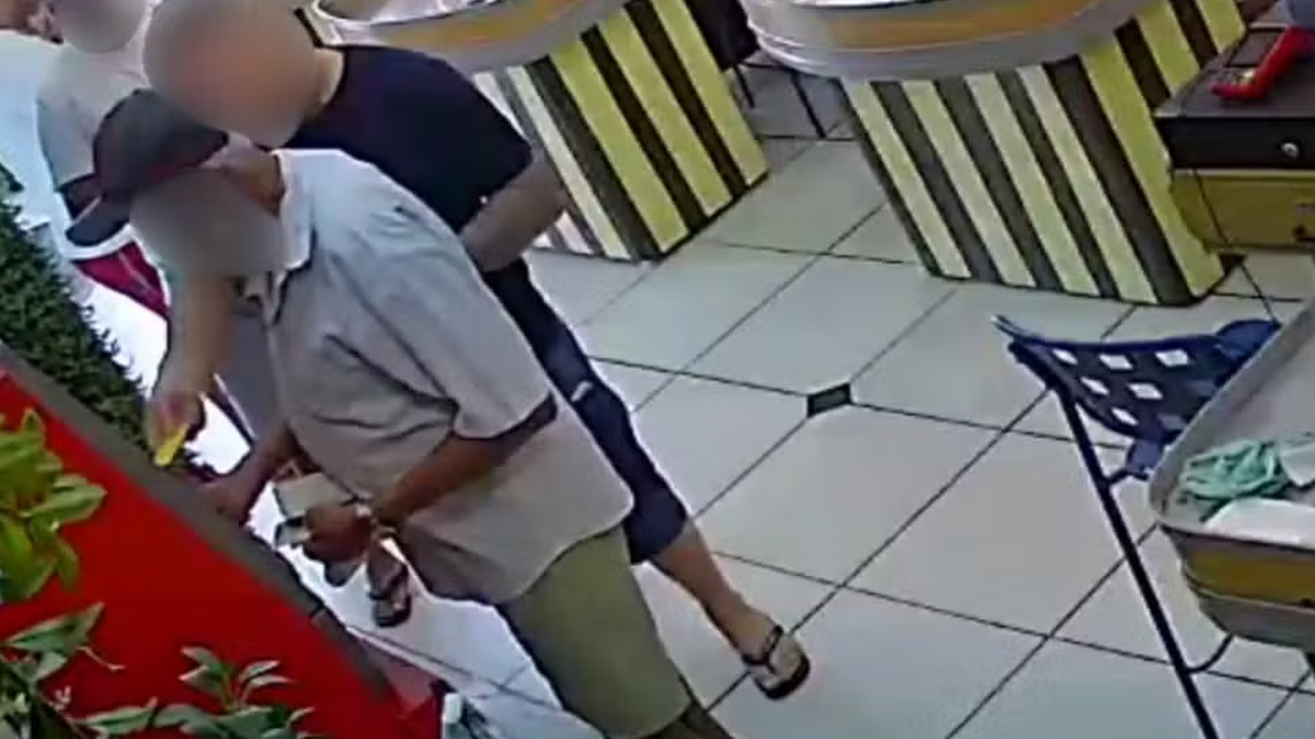 Idoso cai em golpe e perde mais de R$ 4 mil em caixa eletrônico