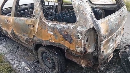 Vídeos: carro pega fogo e assusta população no Tabuleiro do Martins