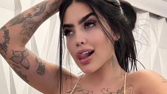MC Mirella posta foto seminua e bumbum tatuado chama atenção\u003B veja