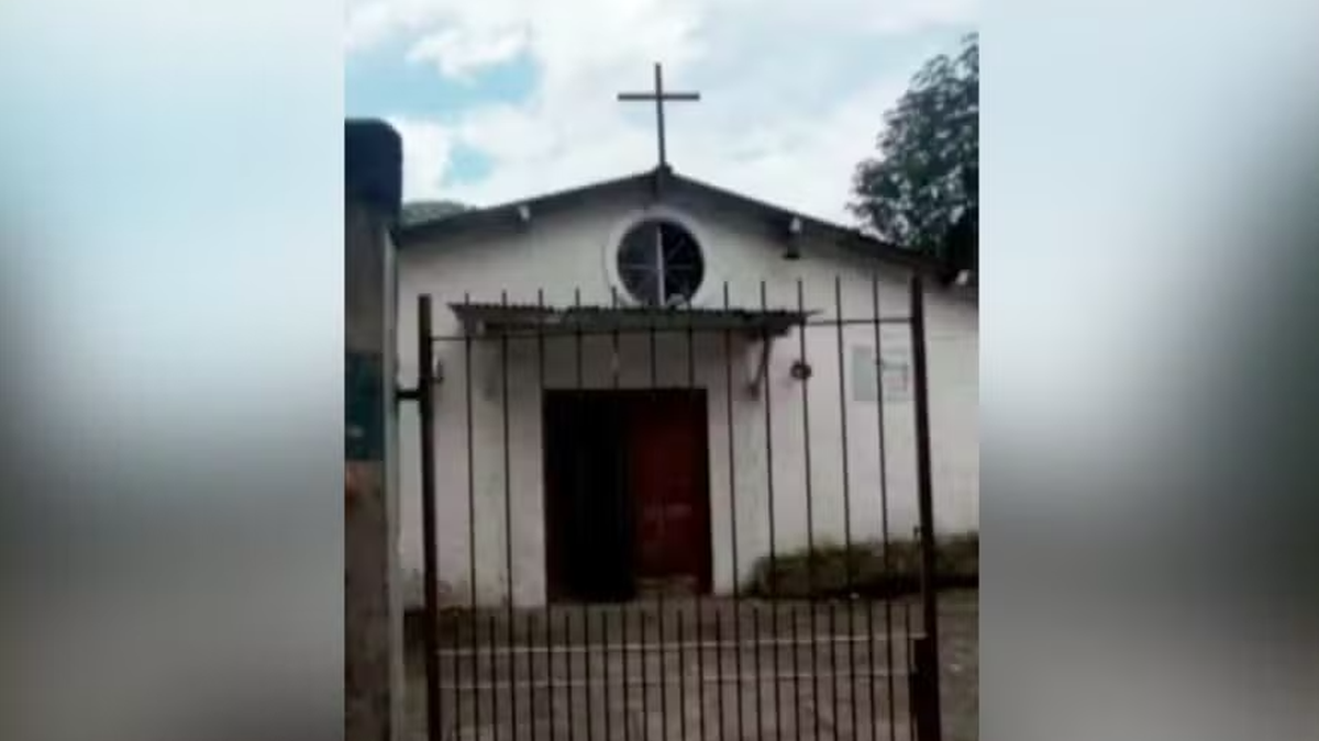 Criminosos transformam igreja em boca de fumo, fazem sexo no altar e acabam presos em flagrante