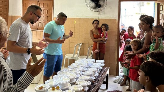 Imagem Projeto “Seu Jejum Alimenta” arrecada quentinhas para doações na Sexta-feira da Paixão em Maceió