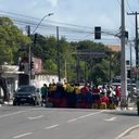 Motoristas e entregadores por app protestam contra PL 152 e bloqueiam trecho de avenida na Jatiúca - Junyelle Rocha / TV Pajuçara
