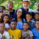 Presidente publicou foto com crianças e ao lado da primeira-dama - Foto: Ricardo Stuckert/PR