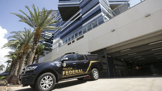 Em nota, a PF informou que 503 policiais federais em todos os estados participam da ação, além de 243 policiais civis - Foto: Agência Brasil