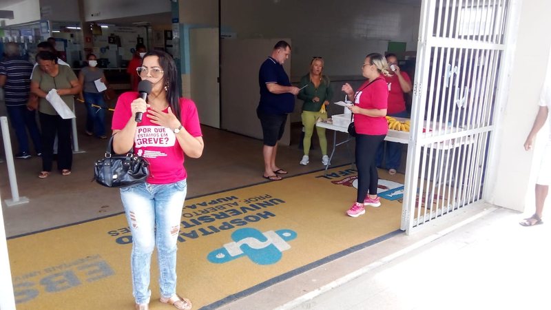 Imagem Técnicos da Ufal realizam ato público no Hospital Universitário nesta quarta