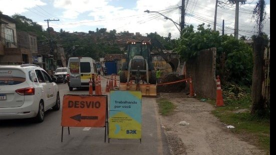 Reparo emergencial: BRK atua em vazamento de grande porte na Rua Marquês de Abrantes - Divulgação / BRK