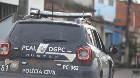 Adolescente e a suspeita foram localizadas e conduzidas à Delegacia de Polícia de São Vicente/SP - Foto: Ascom PC