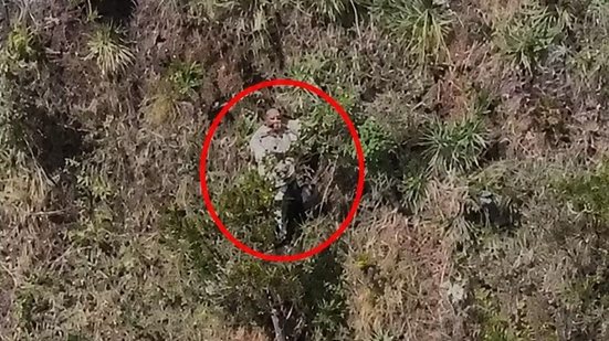 Ana Cláudia Rodrigues da Silva Souza foi encontrada com vida em um penhasco do Parque do Rola-Moça - Divulgação / PMMG e CBMG
